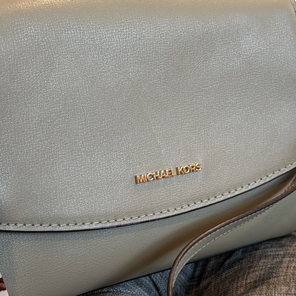 Michael Kors Bag Military Green Flap Crossbody with Gold Hardware - Picture 9 of 17